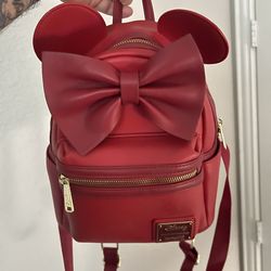 Minnie mouse loungefly backpack