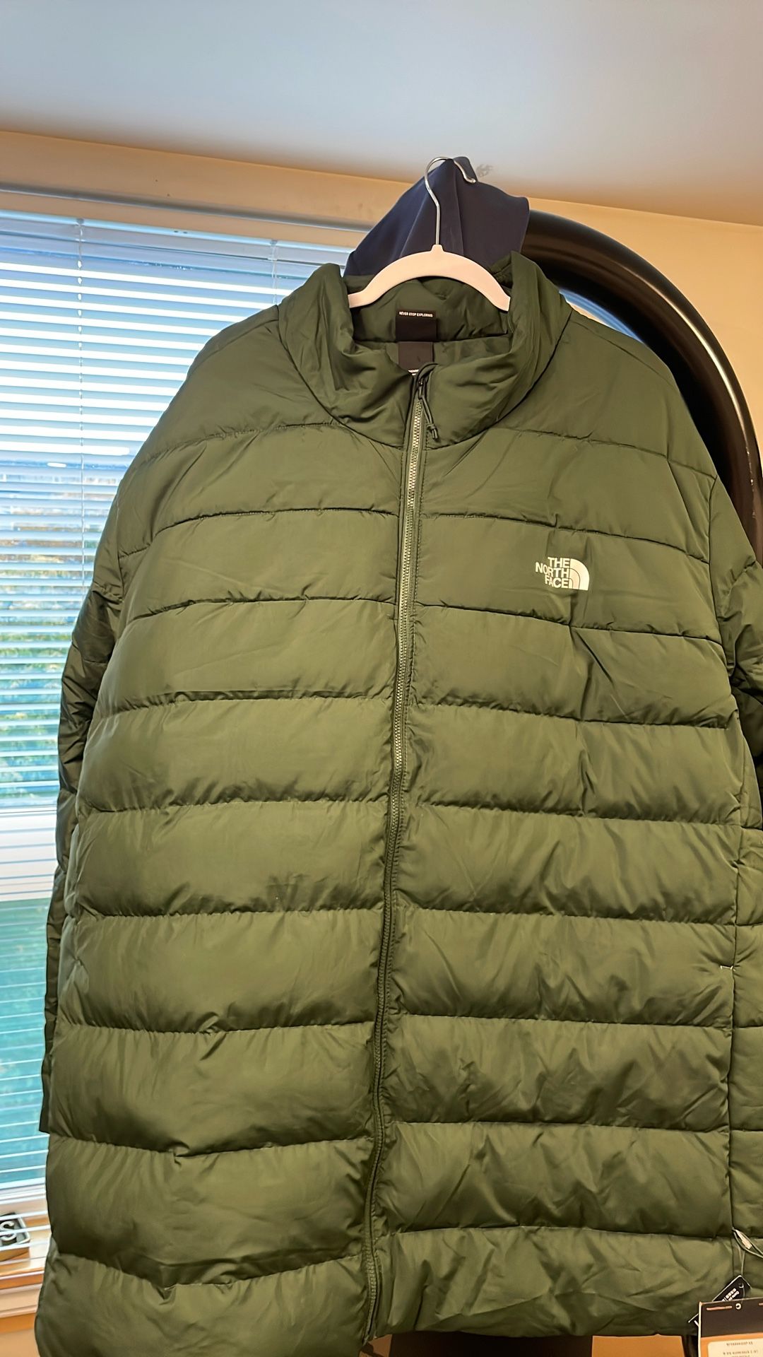 Men’s North face Size 5x Pine Needle