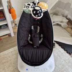 4Moms Mamaroo Multi-Motion Baby Swing Smart Connectivity