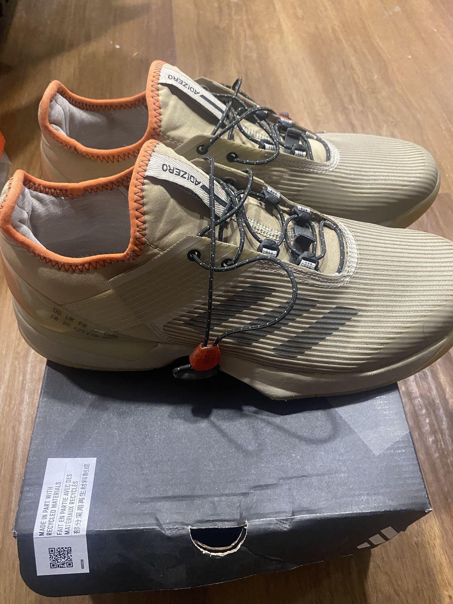 New Adidas Size 10 Woman’s