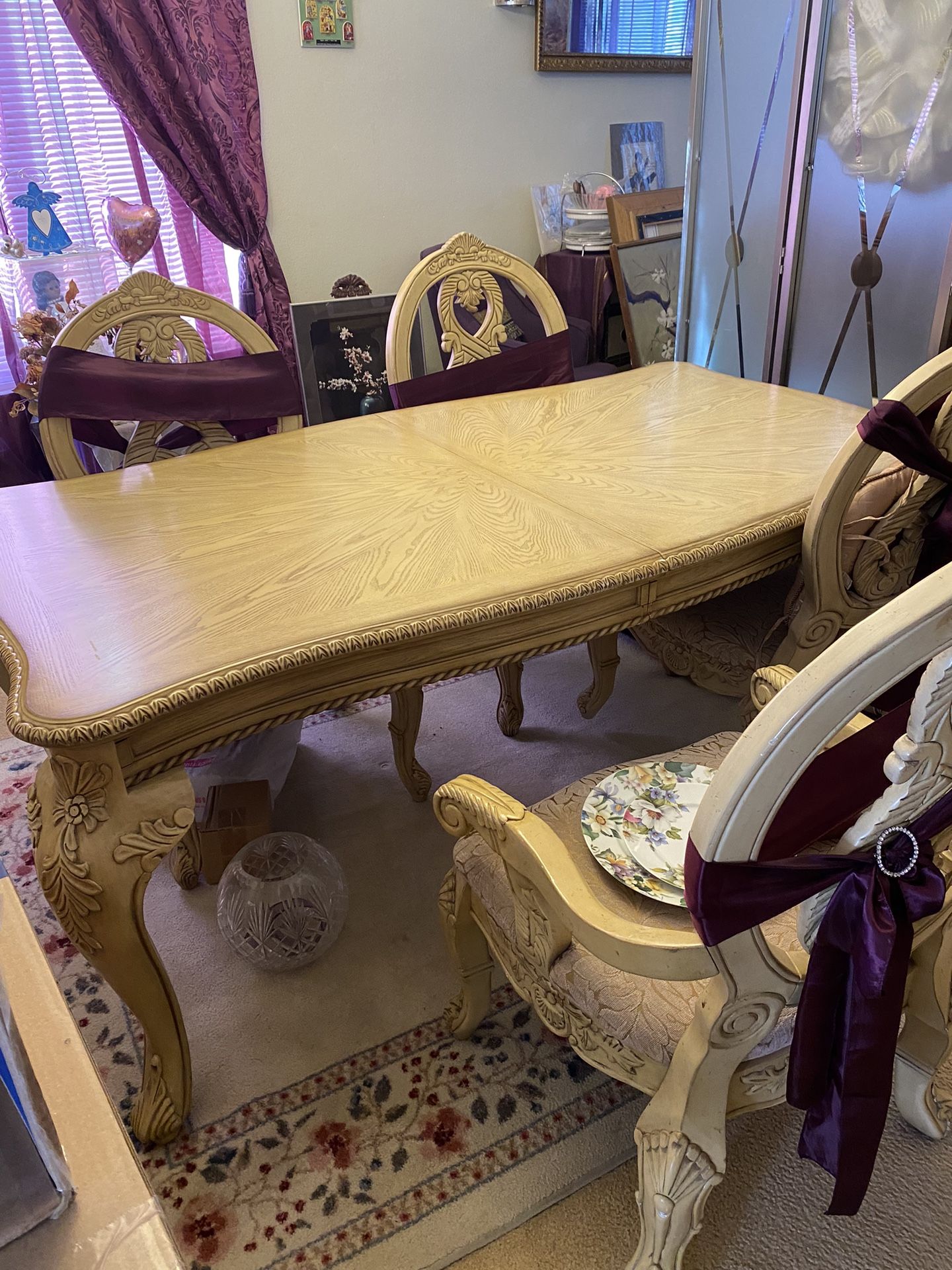Beautiful Italian Dining Set w/buffet