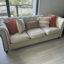 3 Seat Fabric Chesterfield-style Couch