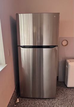 LG Top Freezer Refrigerator 20 cu ft Capacity