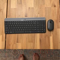 Logitech MK470 Keyboard Mouse Combo