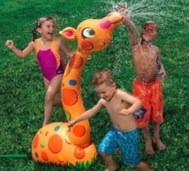New inbox yard water sprinkler giraffe for kids $20 cash