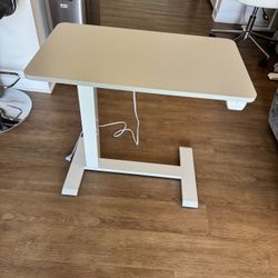 Electric Adjustable Height Desk/Table