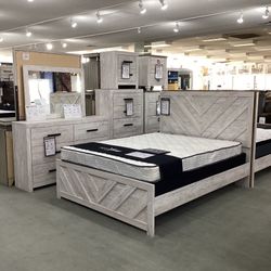 Cayboni Queen Panel Bed with Mirrored Dresser and Nightstand Set