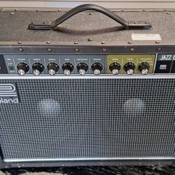 ROLAND AMP JC-40 