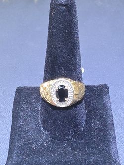 10kt YG Onyx Ring. (C-4) SIZE 9.5 ASK FOR RYAN. #(contact info removed)28