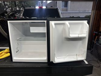 Mini Fridge 