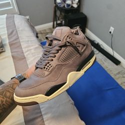 Jordan 4 