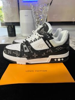 Brand new pair of sneakers size 42 - men’s 8.5