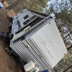 Selling my 2006 Coachmen RV