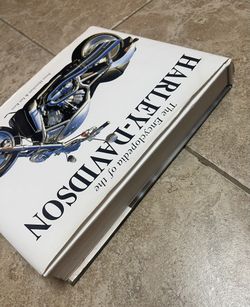 The Encyclopedia of Harley-Davidson - Peter Henshaw & Ian Kerr