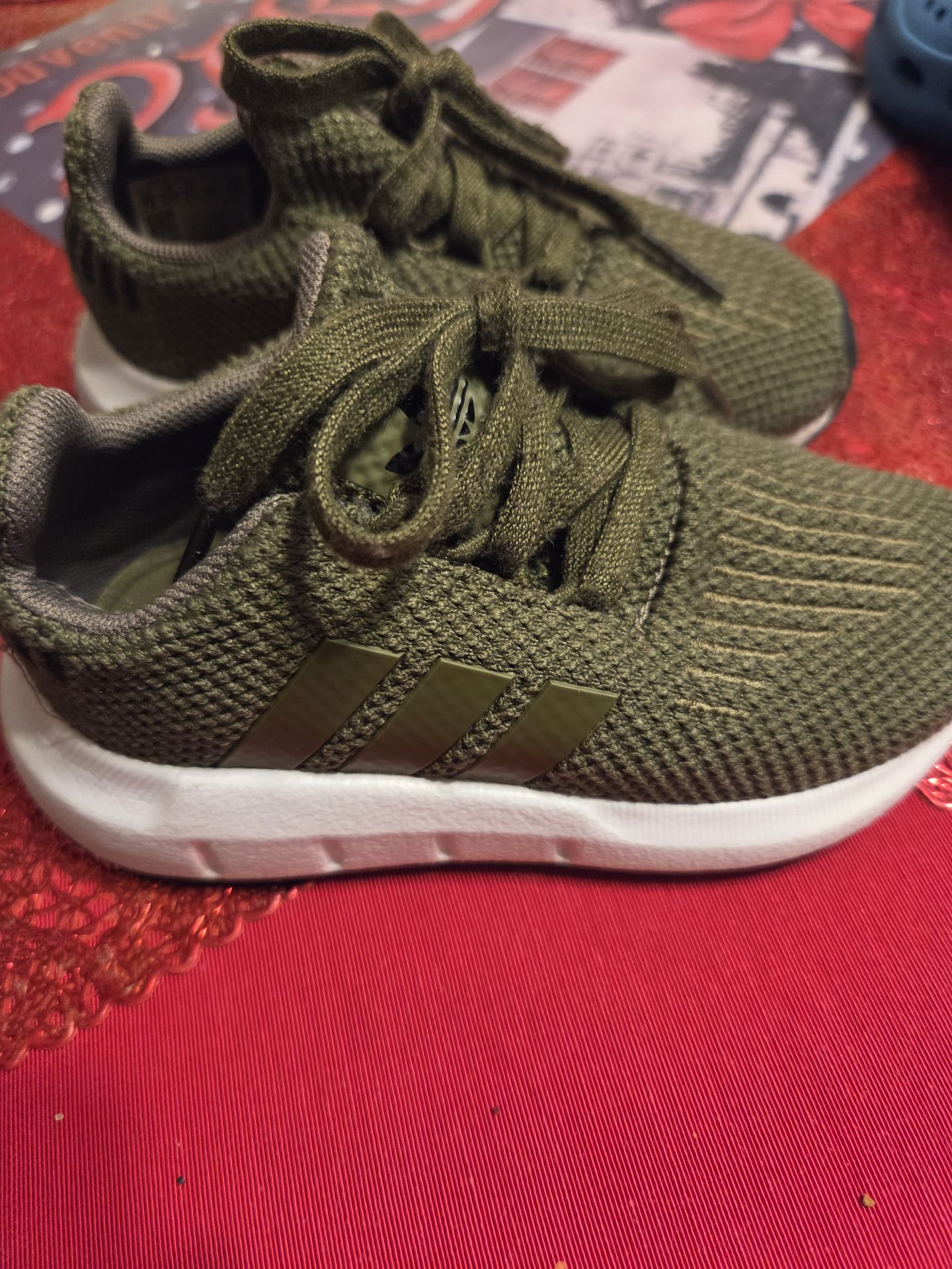 Adidas size 8 almost new 15 dollars