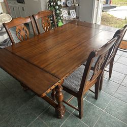 Table And 4pc Leather Couch Set