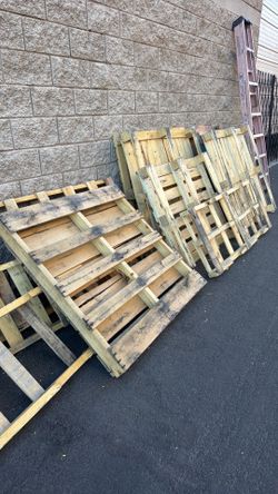 FREE PALLETS