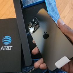 iphone AT&T 15 Pro Max 512gb Brand New Condition