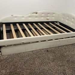 Day Bed 