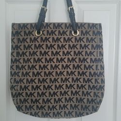 **Authentic** Michael Kors Jetset Tote Bag