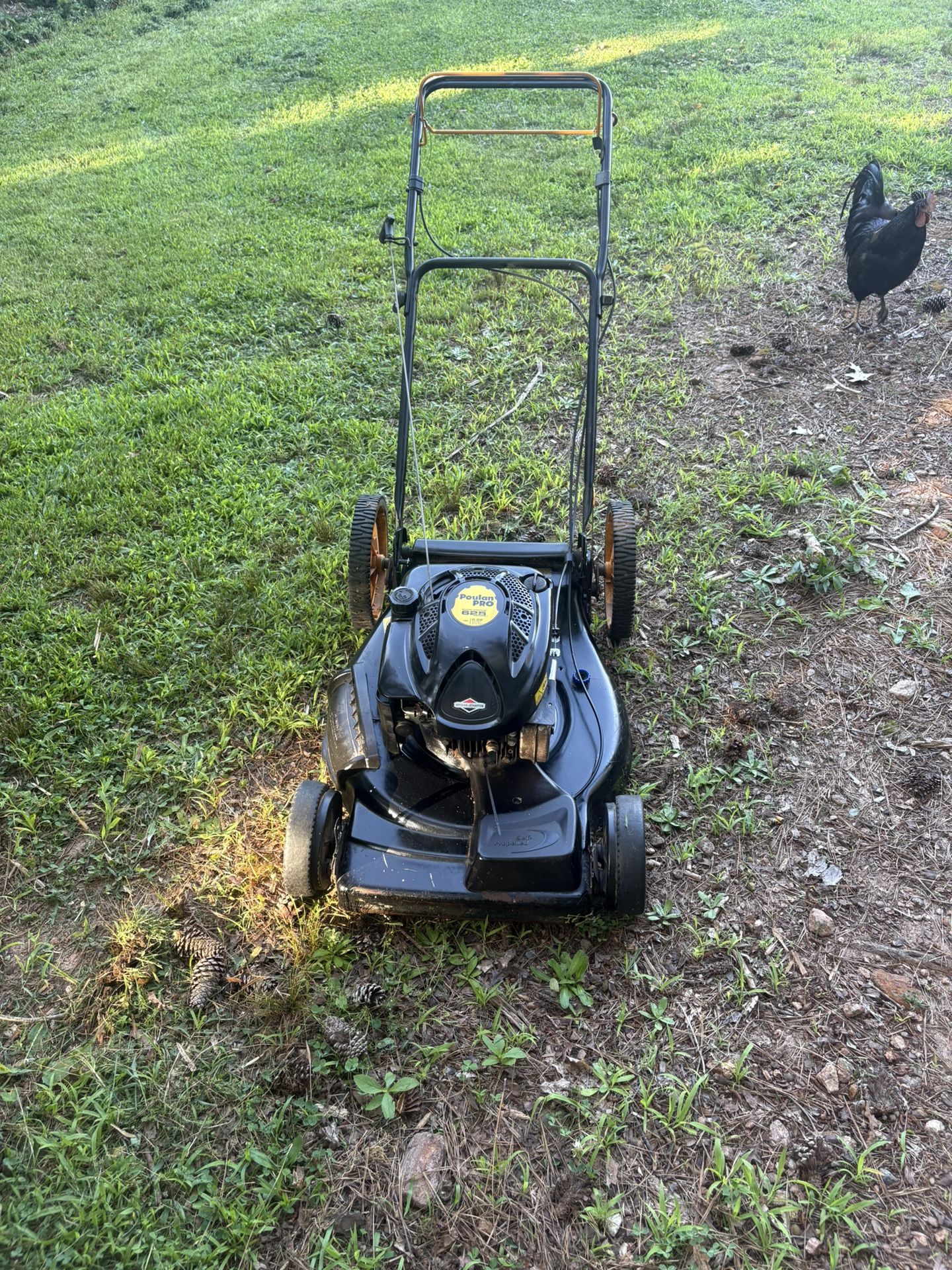 Poulan PROB BRIGGS & STRATTON 625 SERIES 190cc 6.25 HP Self Propelled lawnmower