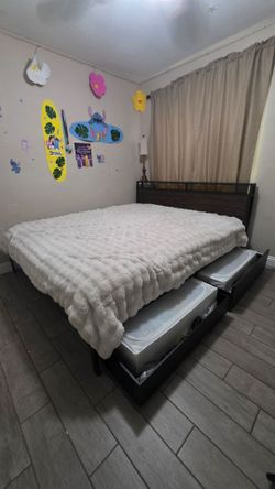 Cal king  bed frame with matrees