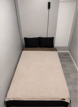 Twin size bed
