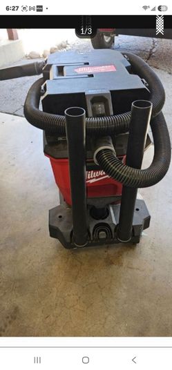 Milwaukee Wet/Dry Vacuum with Hose and Attachments