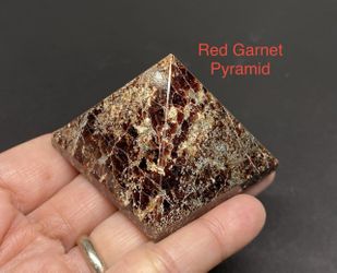 Red Garnet Genuine Stone Pyramid 116g