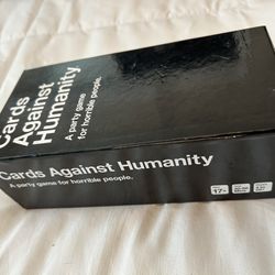 Cards Against Humanity w Bonus Packets