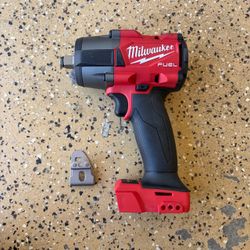 Milwaukee M18 FUEL Gen-2 18V Lithium-Ion Brushless Cordless Mid Torque 1/2 in. Impact Wrench w/Friction Ring (Tool-Only)