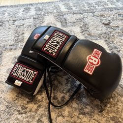Boxing gloves 