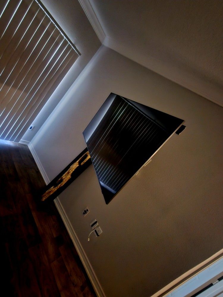 55 Inch SAMSUNG CRYSTAL FLATSCREEN