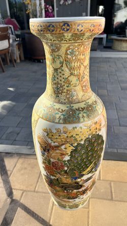 Gorgeous 2ft Decorative Peacock Vase
