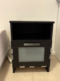 FREE NIGHTSTAND