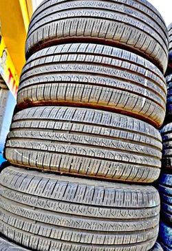 205/45/17 pirelli Selling a set of 4 tires in excellent condition 🫡