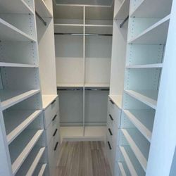 Custom Closet A La Medida 