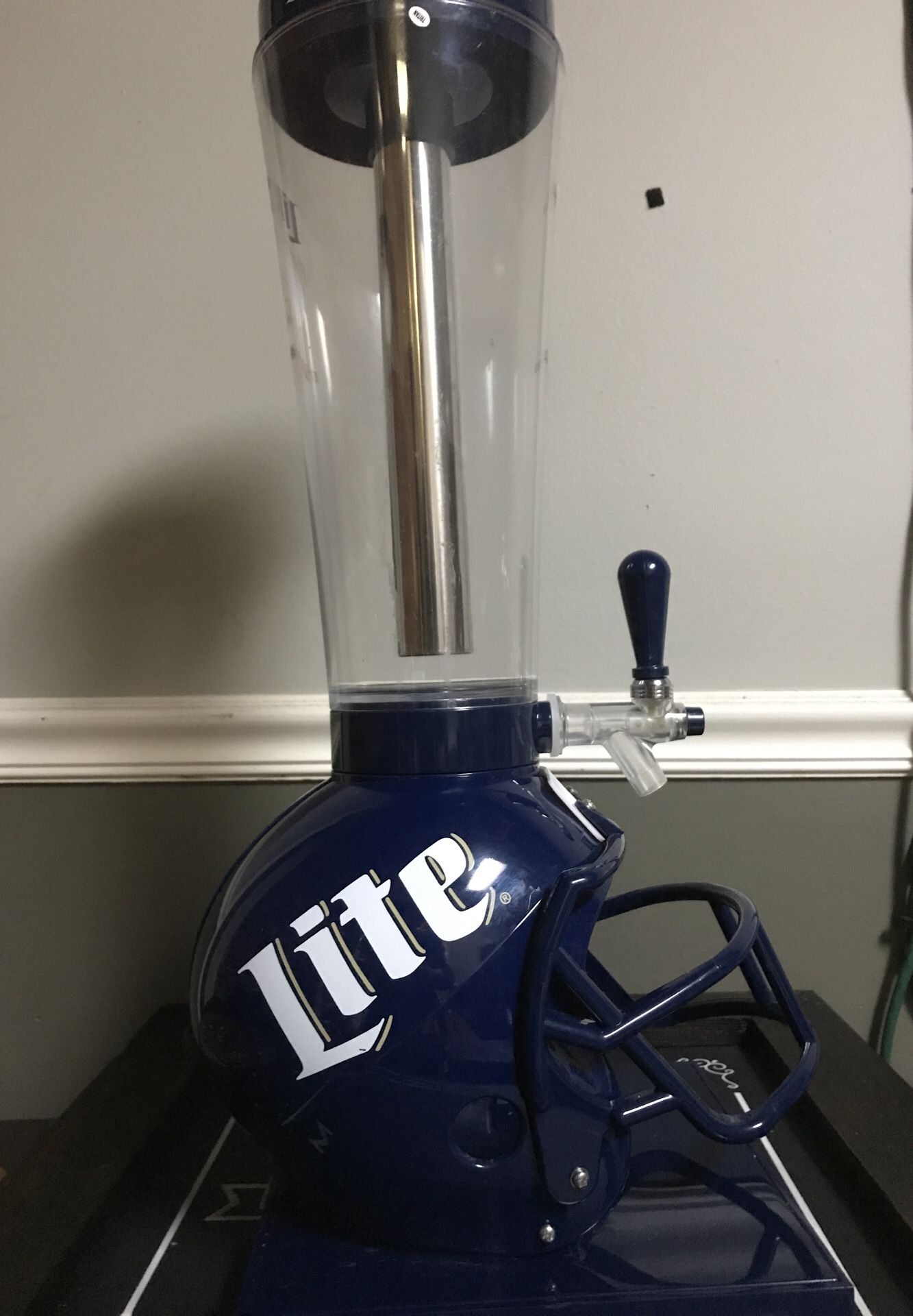 Miller light beer tower 100oz
