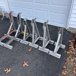 Ladder jacks