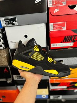 DS Jordan Thunder 4s size 11