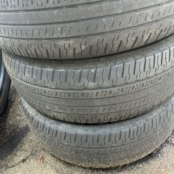 Set Of Dunlop 225/60/18’s