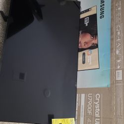 43 Inch TV Samsung ..Crack Front Screen ..