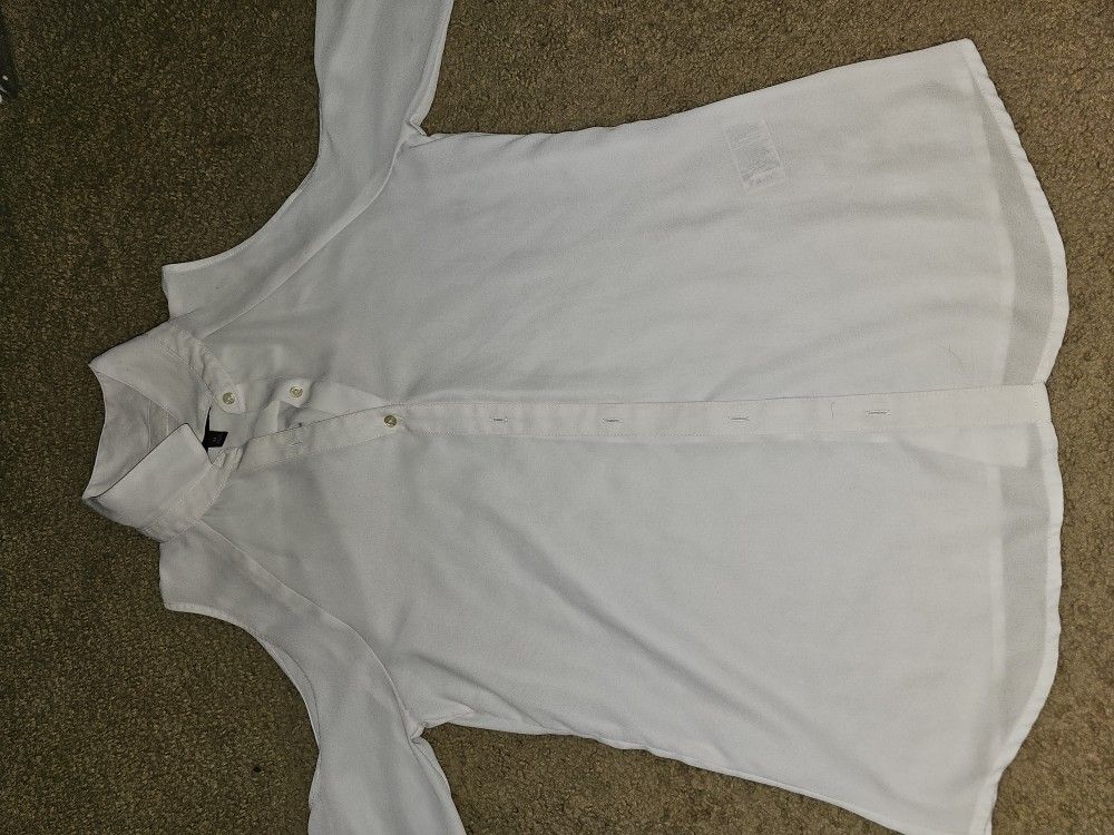 Long sleeves shirt.