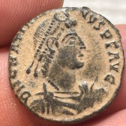 RIC IX Arelate 20A, Gratian, AE2 Follis