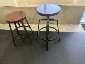 Adjustable bar stools