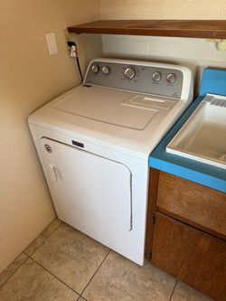 Maytag White Washer and Dryer Set