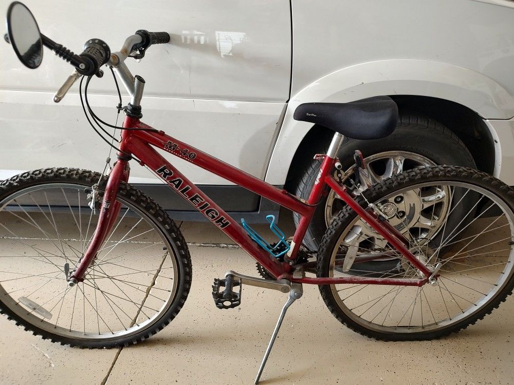 Raleigh M 40 Mountain Bike.