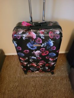 Vince Camuto Hardside Spinner Luggae
