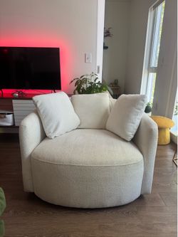 Swivel Lounge Chair