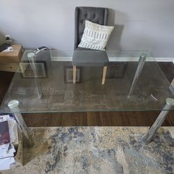 glass table 